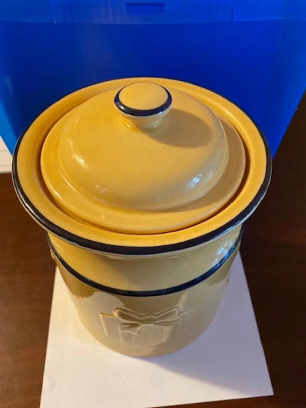 Vintage Williams Sonoma Holiday Cookie Jar Made in England Excellent Condition